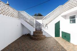 House T5 plus 3 independent T2 apartments, located in Tunes - Algarve House T5 plus 3 independent T2 apartments, located in Tunes - Algarve