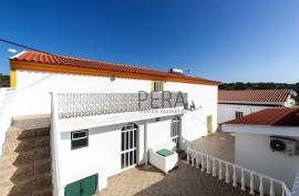 House T5 plus 3 independent T2 apartments, located in Tunes - Algarve House T5 plus 3 independent T2 apartments, located in Tunes - Algarve