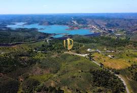Land near the Odeleite dam, with project approved for Rural Hotel, on land of 70.6 hectares