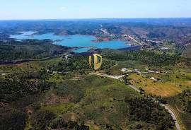 Land near the Odeleite dam, with project approved for Rural Hotel, on land of 70.6 hectares
