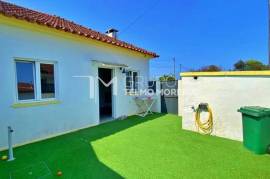 House 2 Bedrooms in Ovar