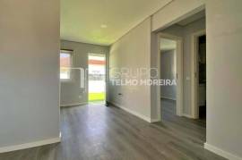 House 2 Bedrooms in Ovar