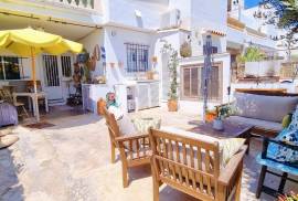 GROUND FLOOR BUNGALOW IN CALAS DE MALLORCA