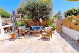 GROUND FLOOR BUNGALOW IN CALAS DE MALLORCA