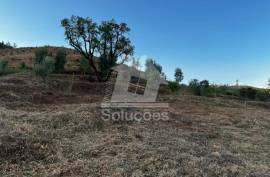 Land with ruin with half a hectare in Monchique