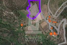 Land with ruin with half a hectare in Monchique