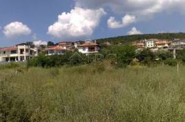 1000 sq.m regulated plot with garages of land and sea view only 20 km from the SEA