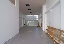 Shop with 221m2 in São João da Madeira