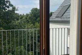 Beautiful 3 rooms rooftop apartment in front of Hasenheide park