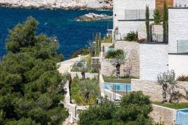 PRIMOŠTEN - Luxury villa with pool, first row to the sea