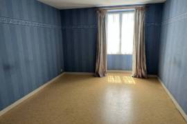 €148950 - Town House With Beautiful Gardens And Independent Apartment