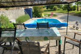 €234000 - 2 Independent Accommodations With A 3rd To Renovate. Gite Potential