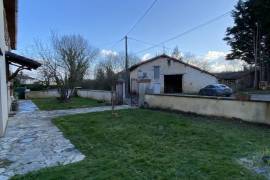 €319150 - Quiet House With Outbuildings And Large Lot