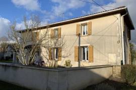 €319150 - Quiet House With Outbuildings And Large Lot