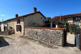 €349950 - Beautiful 4 Bedroom Old House in a Quiet Hamlet