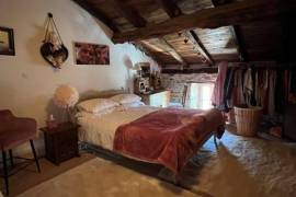 €349950 - Beautiful 4 Bedroom Old House in a Quiet Hamlet