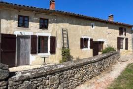 €349950 - Beautiful 4 Bedroom Old House in a Quiet Hamlet