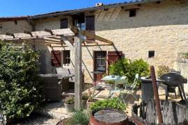 €349950 - Beautiful 4 Bedroom Old House in a Quiet Hamlet