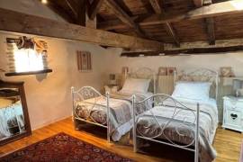 €349950 - Beautiful 4 Bedroom Old House in a Quiet Hamlet