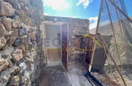 2 Bedroom Finca For Sale