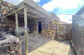2 Bedroom Finca For Sale