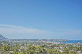 5 Bedrooms - Property - For Sale