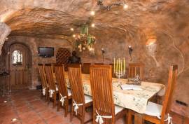 5 Bedrooms - Villa - For Sale 5 Bedrooms - Villa - For Sale