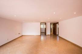 4 Bedrooms - Villa - For Sale