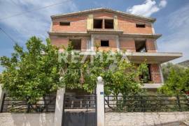 Building 420 sq.m for sale