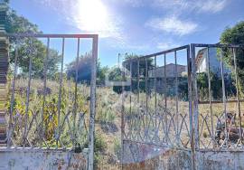 Rustic house with land for restoration 10 minutes from the city center of Chaves