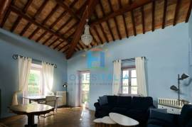 Splendid XVI century villa with pool