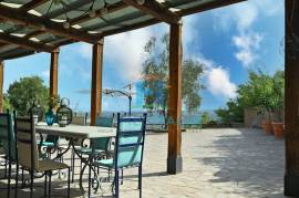 Splendid XVI century villa with pool