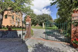 Historic villa with farmhouse