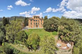 Historic villa with farmhouse