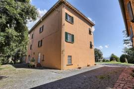 Historic villa with farmhouse