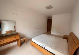 Spacious 3 bedroom apartment with private parking