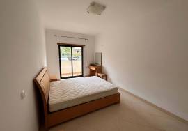 Spacious 3 bedroom apartment with private parking
