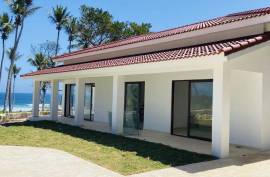 Luxurious Beachfront Villa