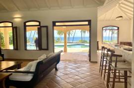 Luxurious Beachfront Villa