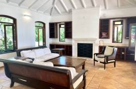 Luxurious Beachfront Villa