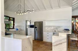 Luxurious Beachfront Villa