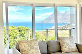 Excellent 6 Bed Villa For Sale in Cape Town South