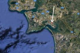 Excellent 4 Bed Property With Land For Sale in Setubal