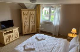 Luxury 10 Bed Villa For Sale in Rasnov