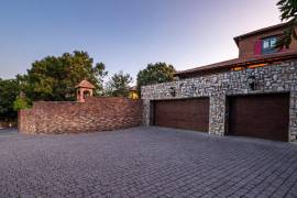 Luxury 3 house, 9 Bed Estate For Sale In Johannesburg South Africa with Great Business