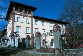 Excellent 12 Bed Villa For Sale in Rivalba Turin