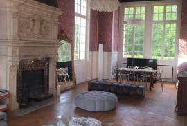 Luxury Left Wing Of Chateau de la Breviere For Sale in Saint-Jean-aux-Bois