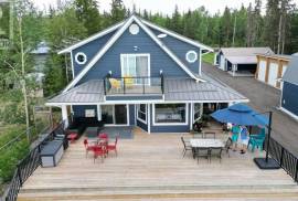 Luxury 3 Bed Lake Front Villa for Sale in British Columbia