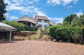Stunning 4 Bed Thatched House For Sale in Golf View Walkerville Gauteng South