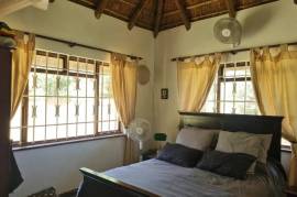 Stunning 4 Bed Thatched House For Sale in Golf View Walkerville Gauteng South